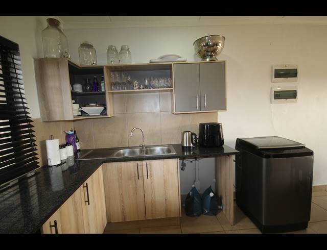 4 BEDROOM HOUSE FOR SALE IN ANDEON